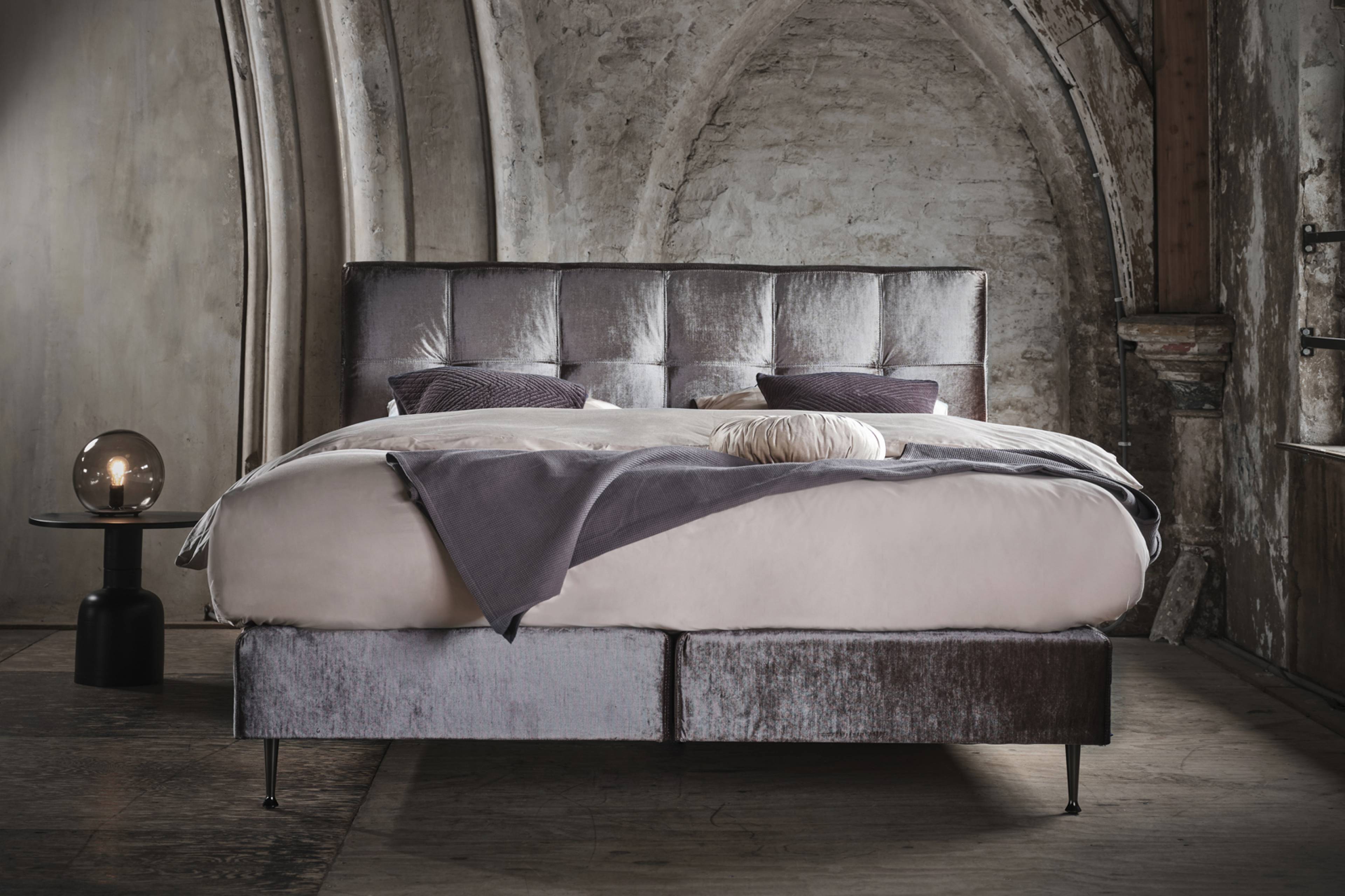 Pullman Boxspring Belleville