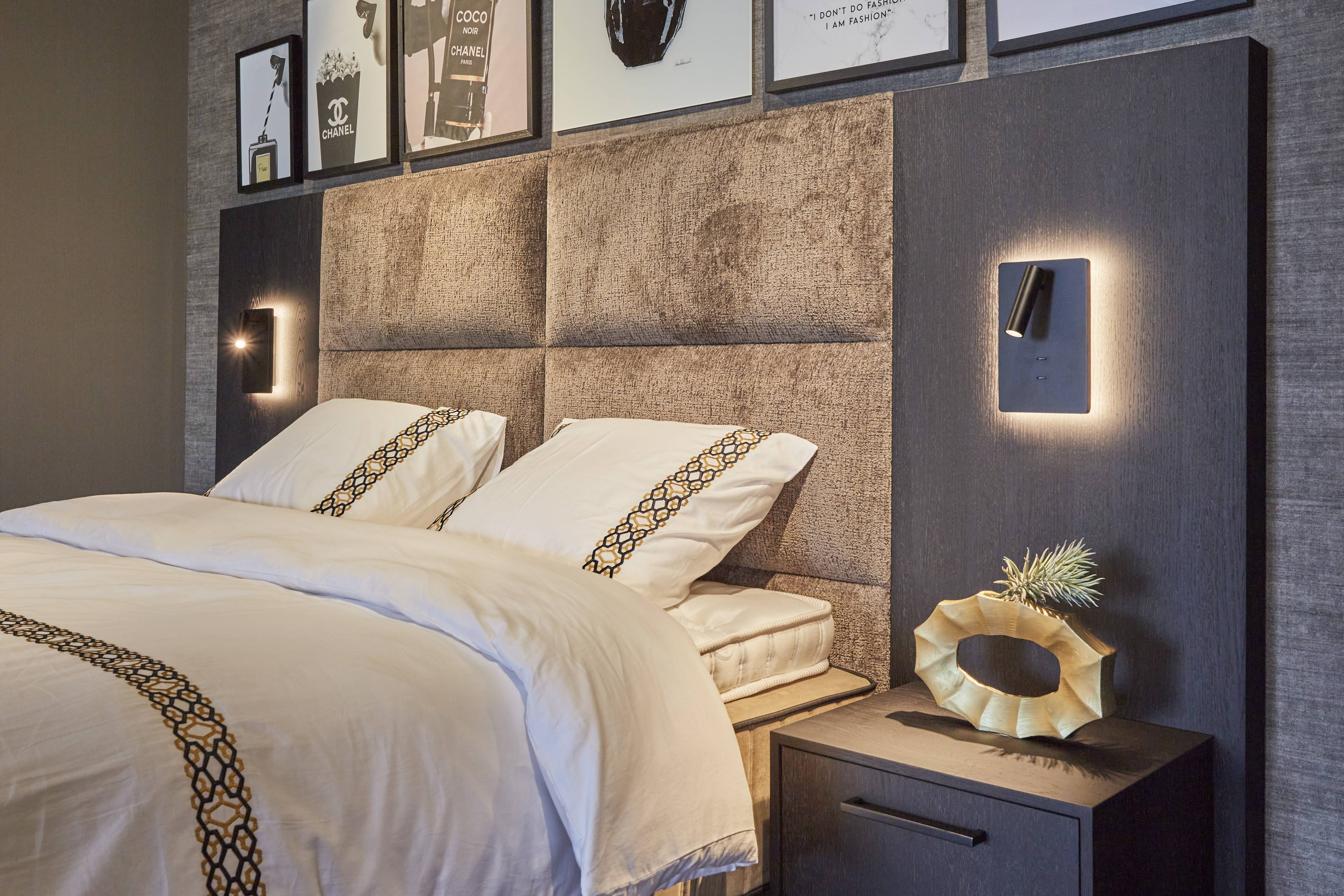 Serta Luxury boxspring - Maestro Wood